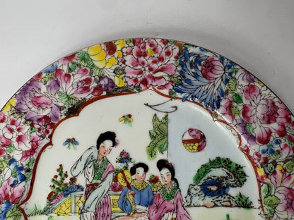 Antique Chinese Export Porcelain Plate – Famille Rose Figures & Millefleurs Border (c. 1880–1930)